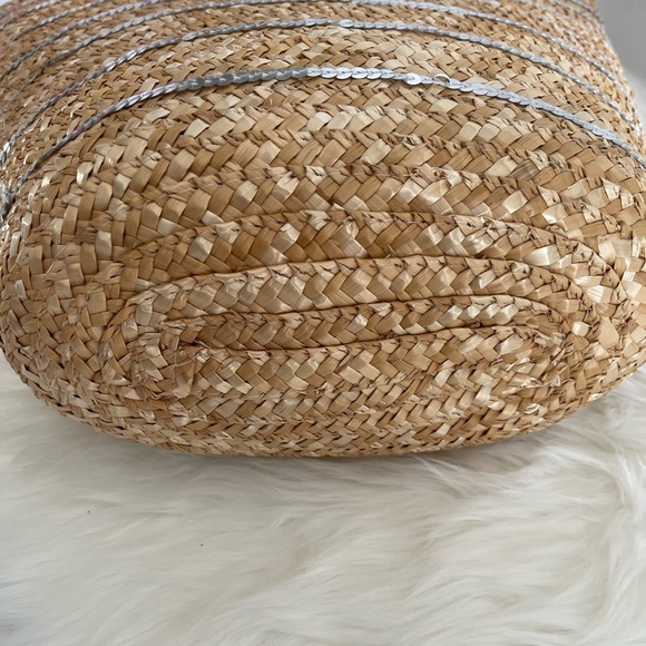 ✨✨Woven design purse✨✨ - Picture 4 of 6